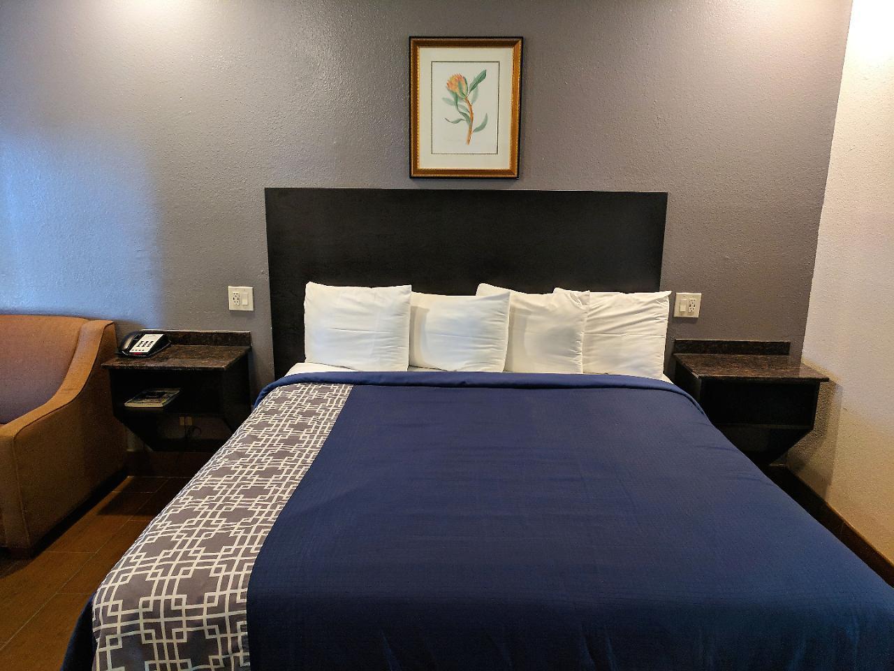 Americas Best Value Inn - Браунсвил Екстериор снимка