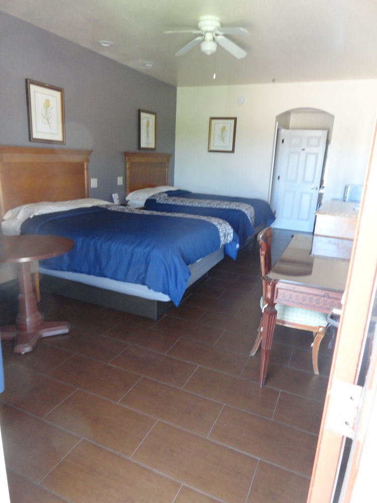 Americas Best Value Inn - Браунсвил Екстериор снимка