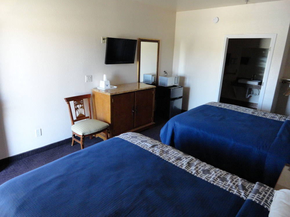 Americas Best Value Inn - Браунсвил Екстериор снимка