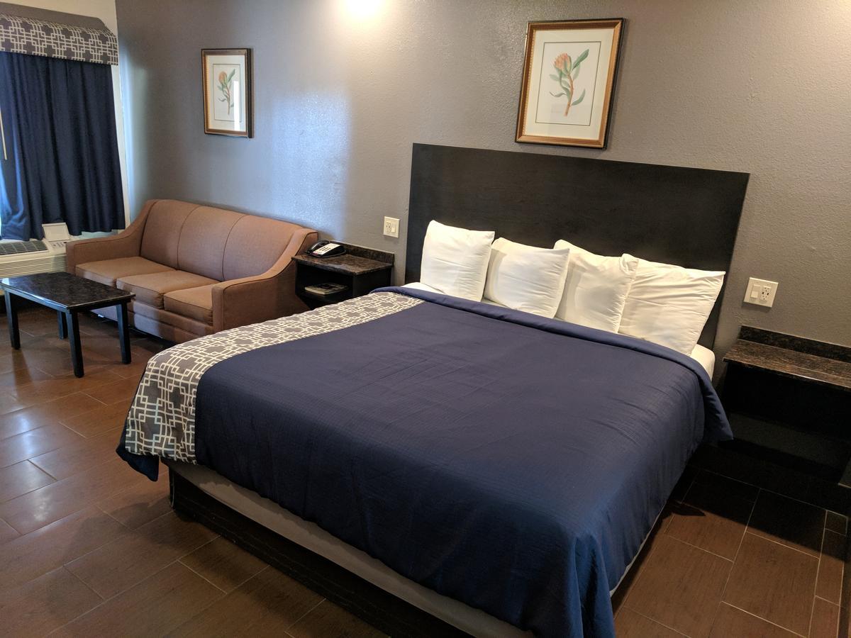 Americas Best Value Inn - Браунсвил Екстериор снимка