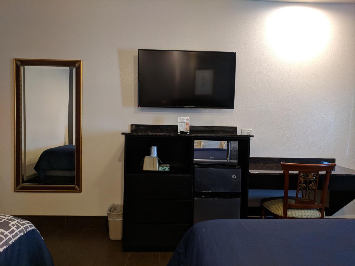 Americas Best Value Inn - Браунсвил Екстериор снимка