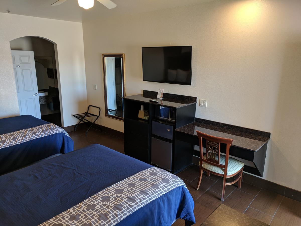 Americas Best Value Inn - Браунсвил Екстериор снимка