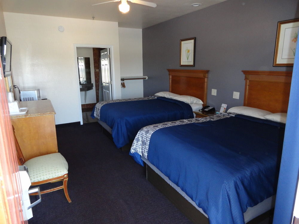 Americas Best Value Inn - Браунсвил Екстериор снимка